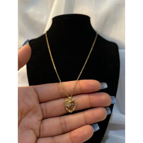 Vintage Floral Heart Locket - 12k Gold Filled – Vivian Grace Vintage Amway Gold Filled Heart and Rhinestone Flower Dainty Necklace
